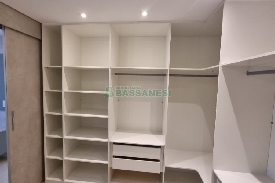 Apartamento com 106m², 3 dormitórios, 2 vagas, no bairro Panazzolo em Caxias do Sul para Comprar