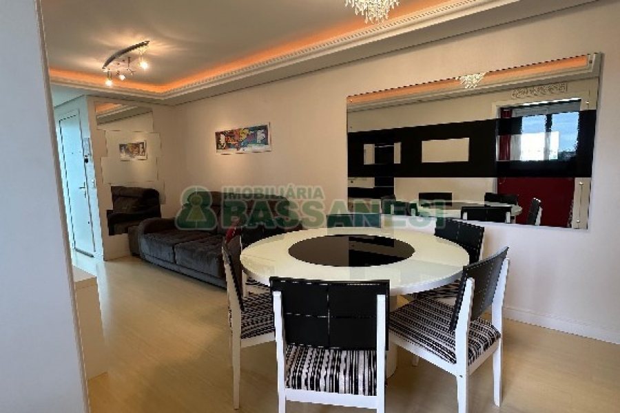 Apto Mobiliado com 85m², 2 dormitórios, 1 vaga, no bairro Panazzolo em Caxias do Sul para Alugar