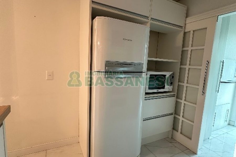 Apto Mobiliado com 85m², 2 dormitórios, 1 vaga, no bairro Panazzolo em Caxias do Sul para Alugar