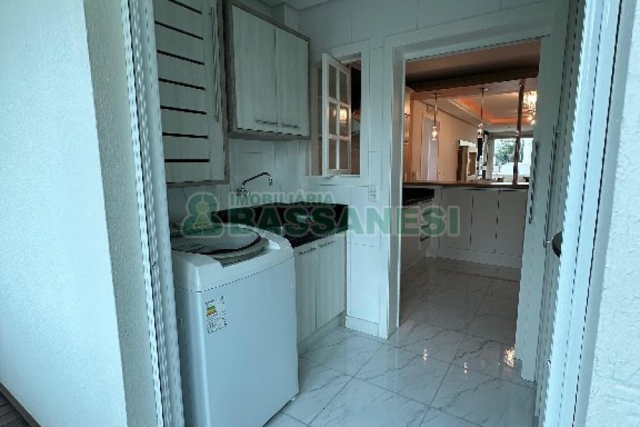 Apto Mobiliado com 85m², 2 dormitórios, 1 vaga, no bairro Panazzolo em Caxias do Sul para Alugar