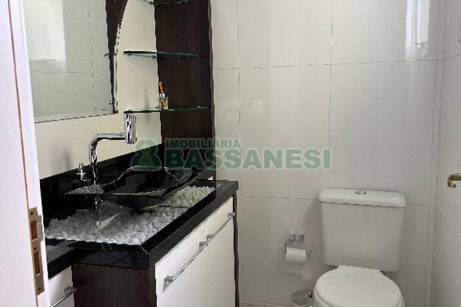 Apto Mobiliado com 85m², 2 dormitórios, 1 vaga, no bairro Panazzolo em Caxias do Sul para Alugar