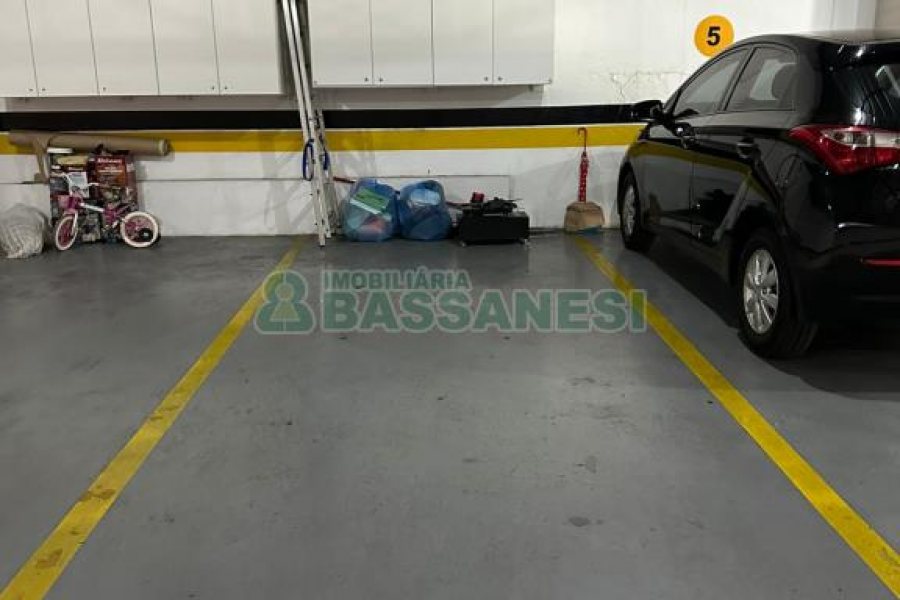 Apto Mobiliado com 85m², 2 dormitórios, 1 vaga, no bairro Panazzolo em Caxias do Sul para Alugar