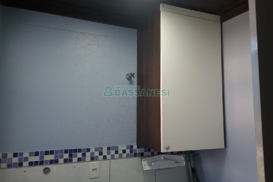 Apartamento com 49m², 2 dormitórios, 1 vaga, no bairro Charqueadas em Caxias do Sul para Comprar