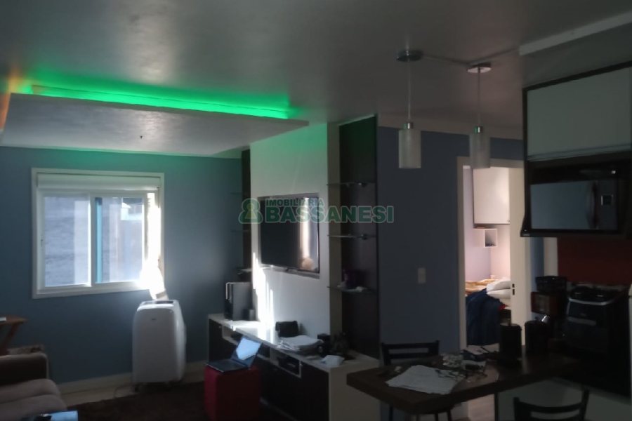 Apartamento com 49m², 2 dormitórios, 1 vaga, no bairro Charqueadas em Caxias do Sul para Comprar