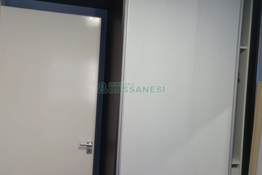 Apartamento com 49m², 2 dormitórios, 1 vaga, no bairro Charqueadas em Caxias do Sul para Comprar