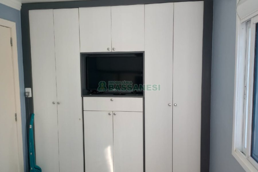 Apartamento com 49m², 2 dormitórios, 1 vaga, no bairro Charqueadas em Caxias do Sul para Comprar