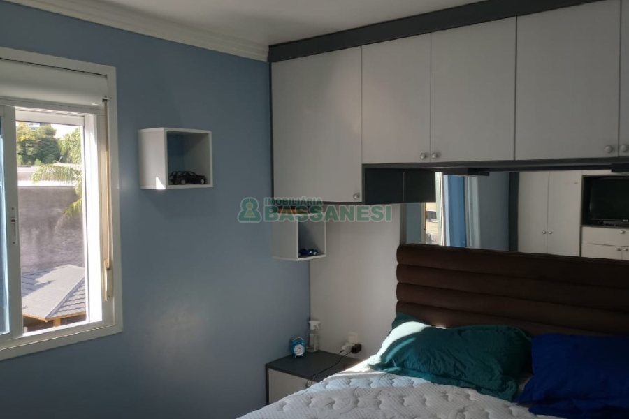 Apartamento com 49m², 2 dormitórios, 1 vaga, no bairro Charqueadas em Caxias do Sul para Comprar