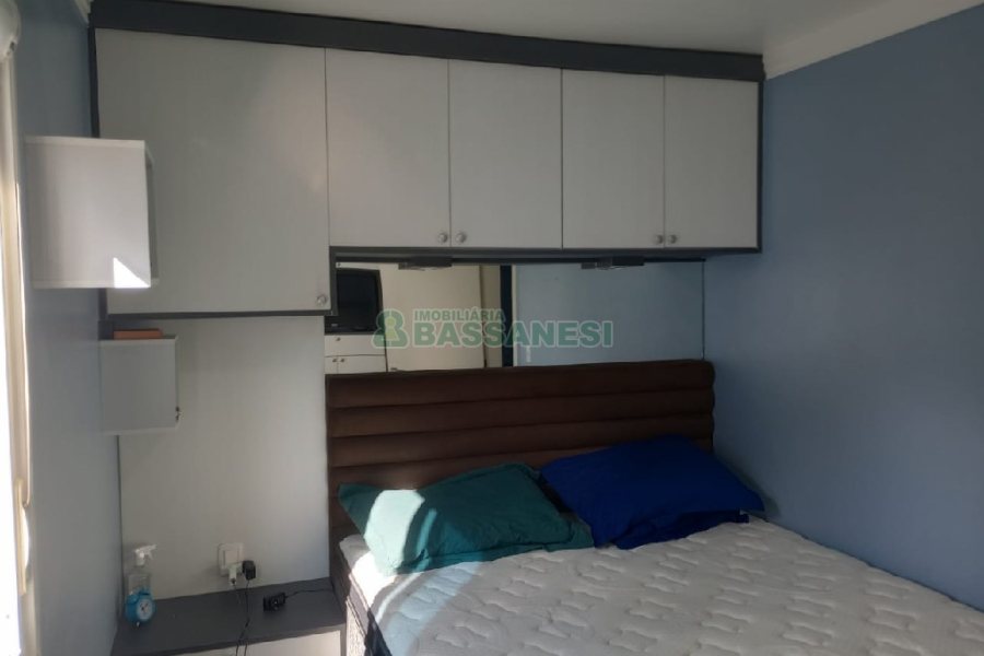 Apartamento com 49m², 2 dormitórios, 1 vaga, no bairro Charqueadas em Caxias do Sul para Comprar
