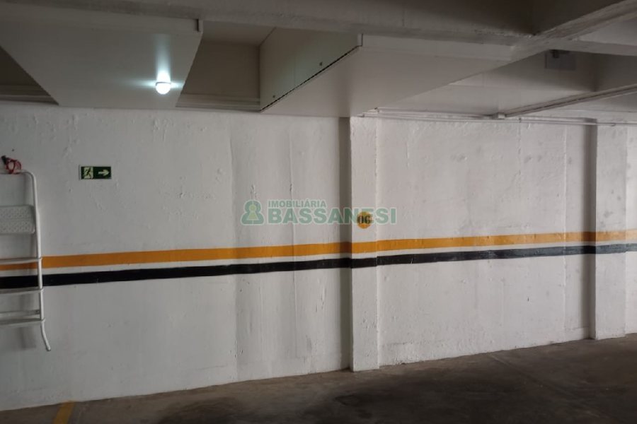 Apartamento com 49m², 2 dormitórios, 1 vaga, no bairro Charqueadas em Caxias do Sul para Comprar