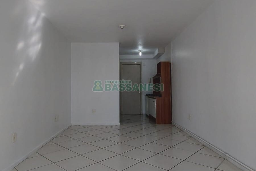 Kitinete com 42m², 1 dormitório, no bairro Presidente Vargas em Caxias do Sul para Alugar