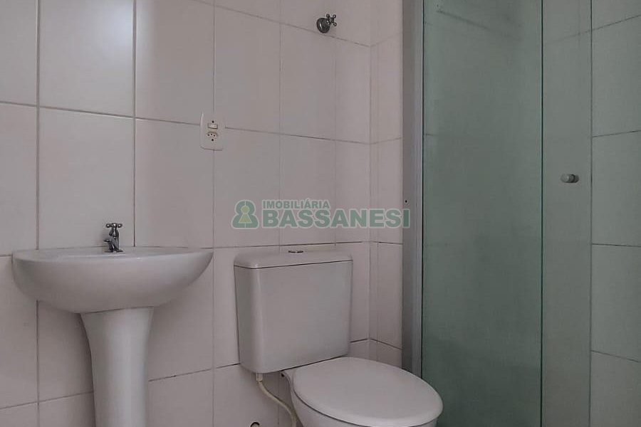 Kitinete com 42m², 1 dormitório, no bairro Presidente Vargas em Caxias do Sul para Alugar