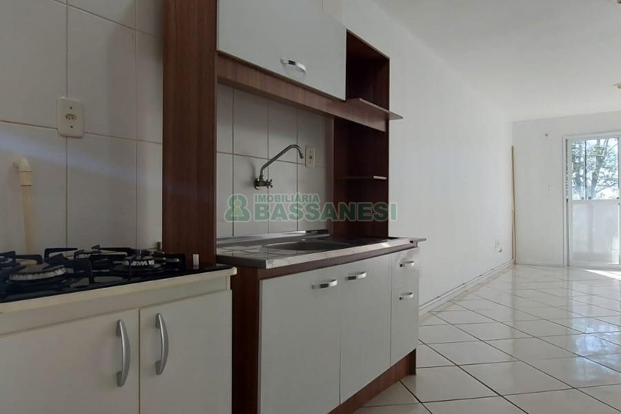 Kitinete com 42m², 1 dormitório, no bairro Presidente Vargas em Caxias do Sul para Alugar