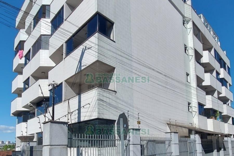 Kitinete com 42m², 1 dormitório, no bairro Presidente Vargas em Caxias do Sul para Alugar