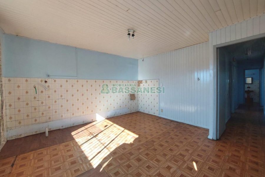 Casa com 96m², 3 dormitórios, 1 vaga, no bairro Bela Vista em Caxias do Sul para Alugar