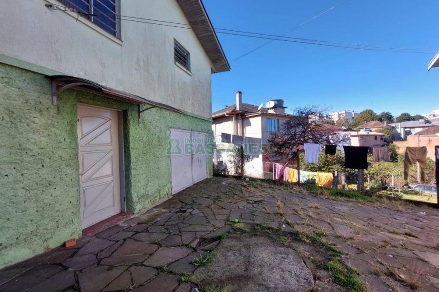 Casa com 96m², 3 dormitórios, 1 vaga, no bairro Bela Vista em Caxias do Sul para Alugar