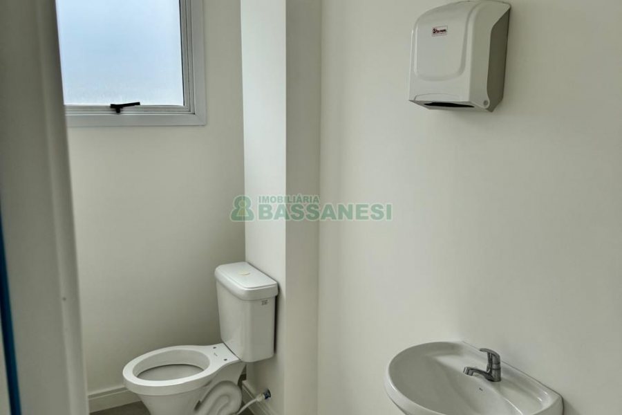 Sala com 86m², 1 vaga, no bairro Pio X em Caxias do Sul para Alugar