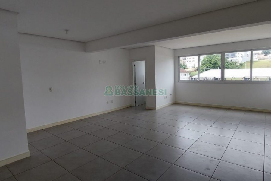 Sala com 50m², 1 vaga, no bairro Pio X em Caxias do Sul para Alugar