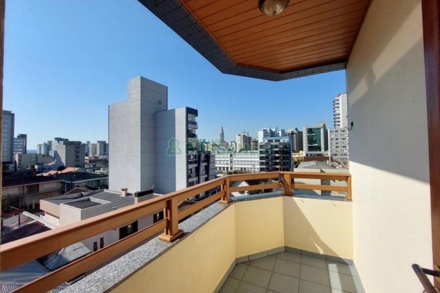 Apartamento com 100m², 3 dormitórios, 2 vagas, no bairro São Pelegrino em Caxias do Sul para Alugar ou Comprar