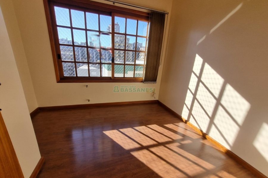 Apartamento com 100m², 3 dormitórios, 2 vagas, no bairro São Pelegrino em Caxias do Sul para Alugar ou Comprar