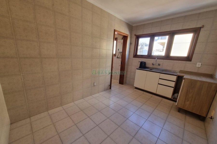 Apartamento com 100m², 3 dormitórios, 2 vagas, no bairro São Pelegrino em Caxias do Sul para Alugar ou Comprar
