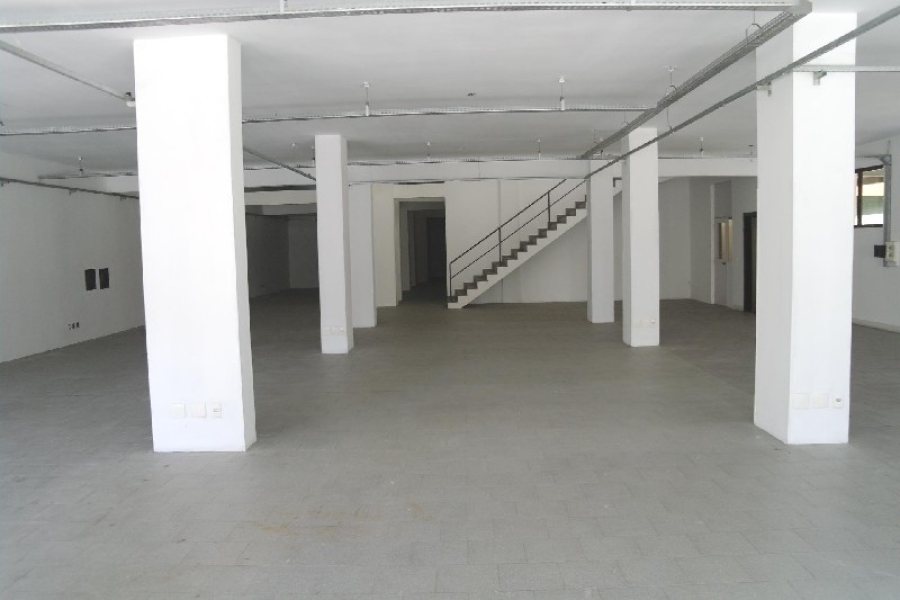 Loja com 1000m², no bairro Lourdes em Caxias do Sul para Alugar ou Comprar