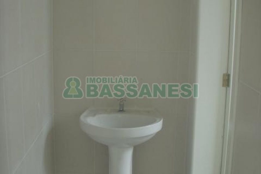 Loja com 120m², no bairro Rio Branco em Caxias do Sul para Alugar