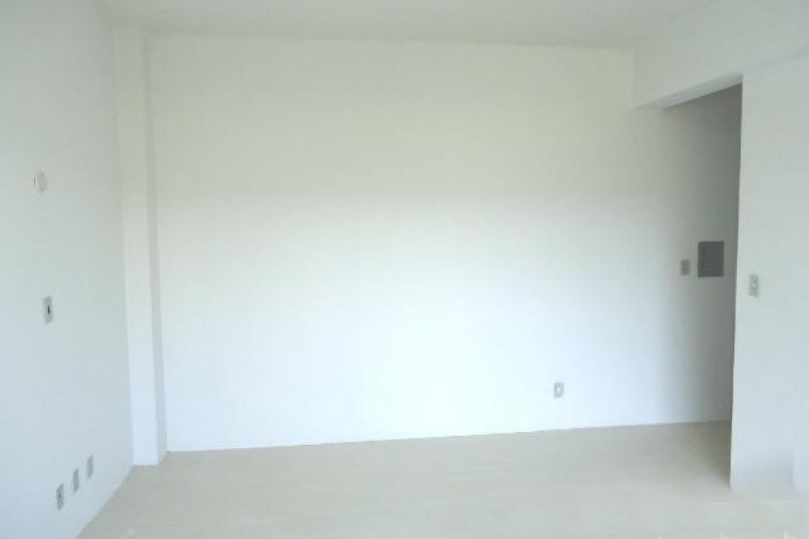 Sala com 21m², no bairro Centro em Caxias do Sul para Alugar