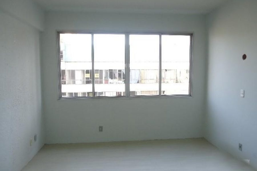 Sala com 21m², no bairro Centro em Caxias do Sul para Alugar