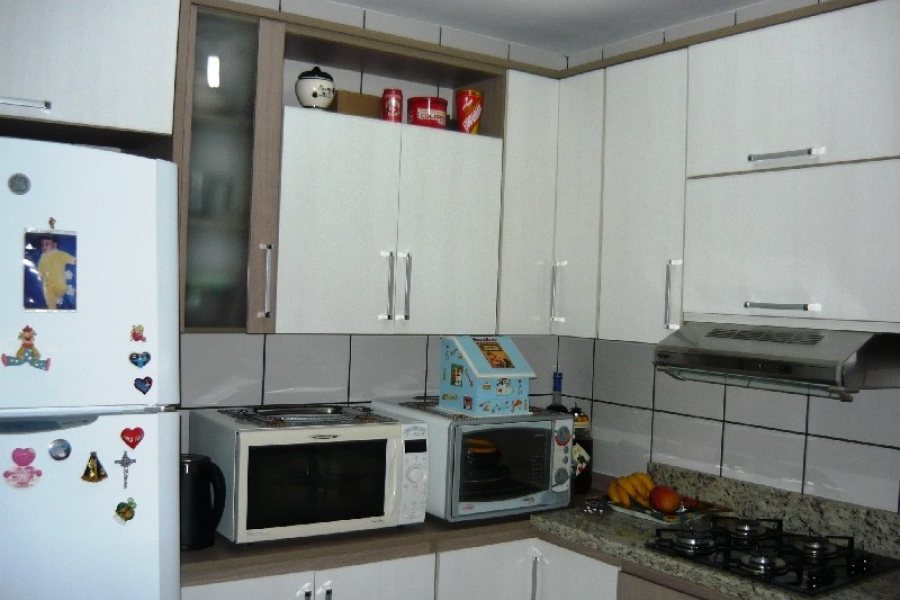 Sobrado com 86m², 3 dormitórios, 1 vaga, no bairro Esplanada em Caxias do Sul para Comprar