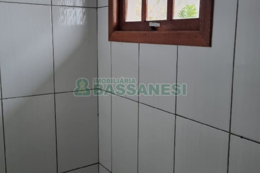 Casa com 103m², 5 dormitórios, 1 vaga, no bairro Cidade Nova em Caxias do Sul para Comprar