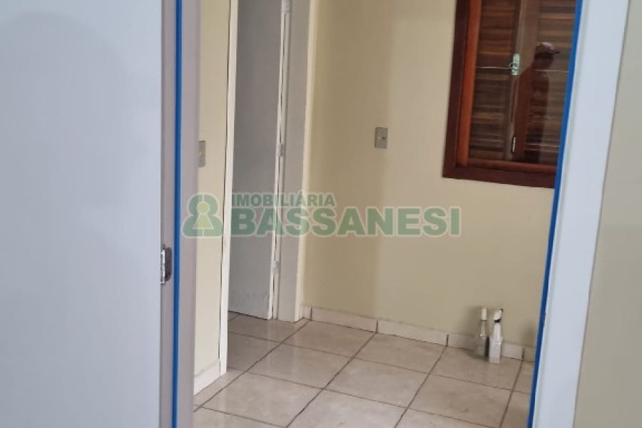 Casa com 103m², 5 dormitórios, 1 vaga, no bairro Cidade Nova em Caxias do Sul para Comprar