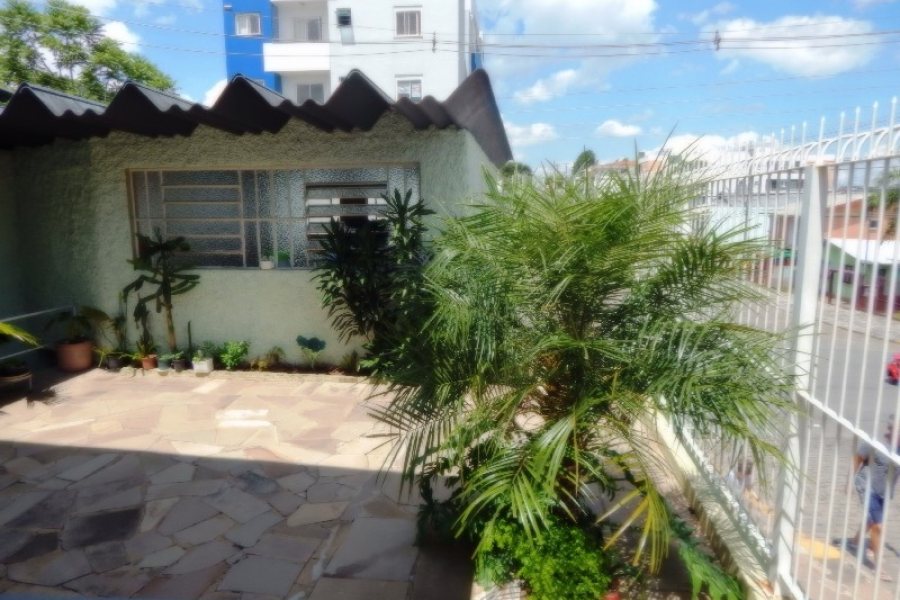 Casa, 3 dormitórios, 4 vagas, no bairro Bela Vista em Caxias do Sul para Comprar