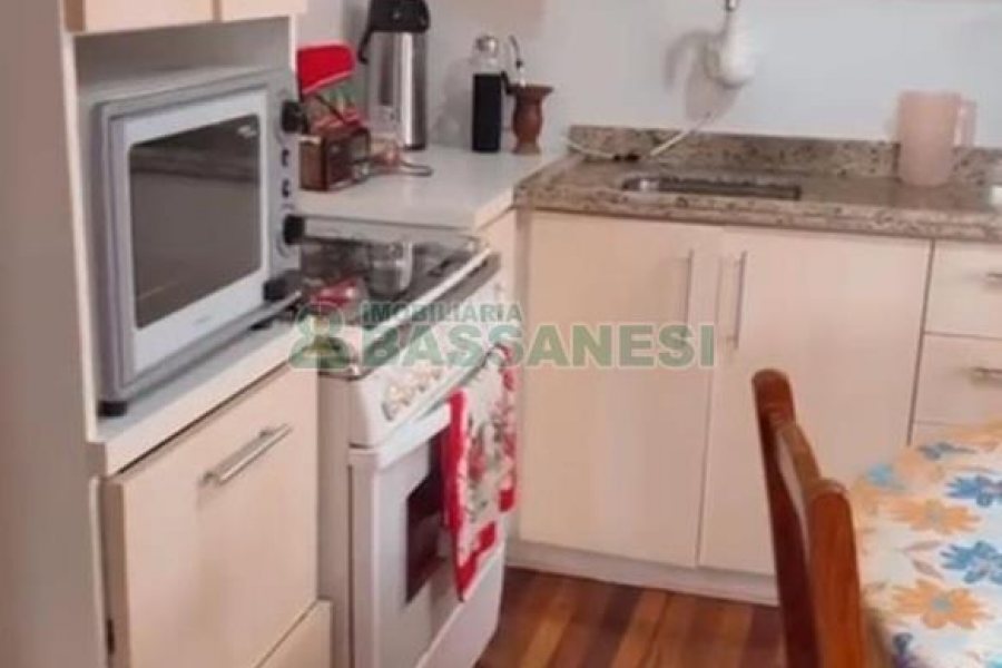 Casa com 194m², 6 dormitórios, 1 vaga, no bairro São Caetano em Caxias do Sul para Comprar