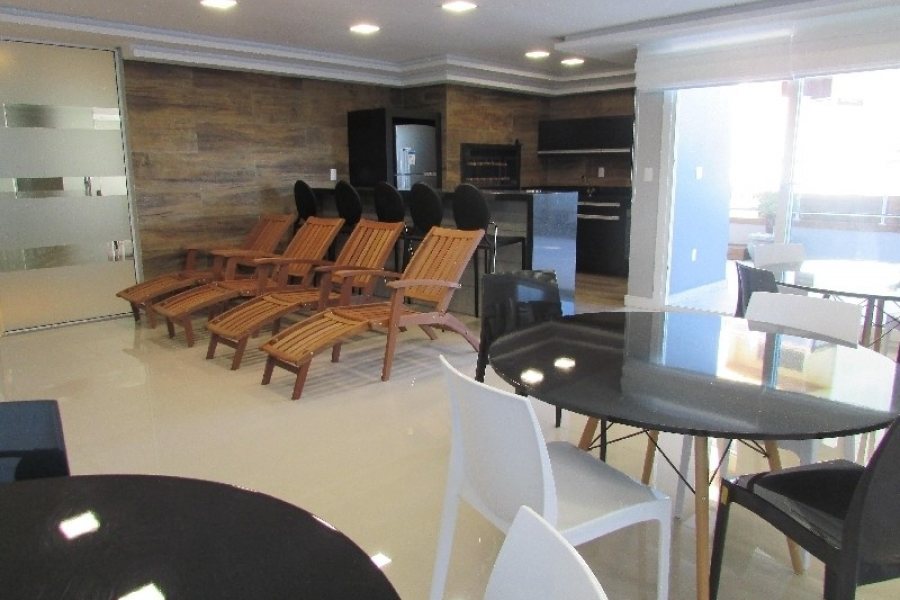 Apartamento com 110m², 3 dormitórios, 2 vagas, no bairro Rio Branco em Caxias do Sul para Alugar