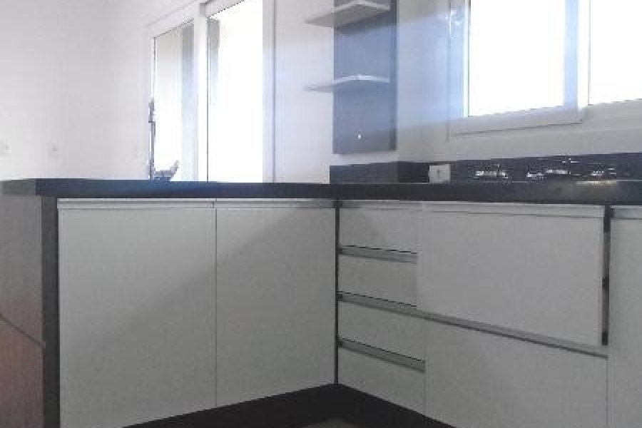 Apartamento com 110m², 3 dormitórios, 2 vagas, no bairro Rio Branco em Caxias do Sul para Alugar