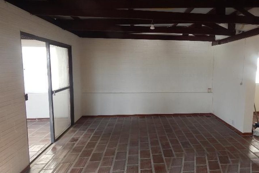 Apartamento com 120m², 2 dormitórios, no bairro Centro em Caxias do Sul para Comprar