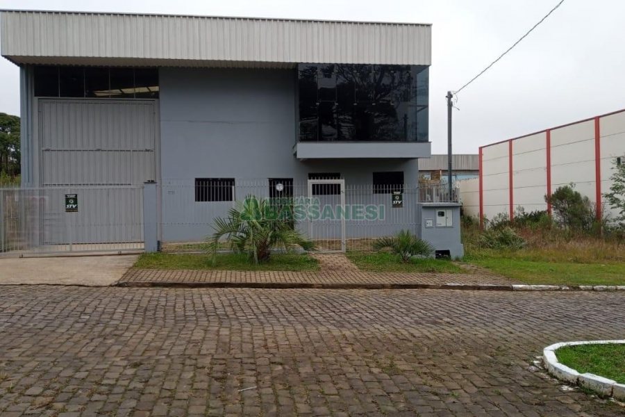 Pavilhão com 400m², no bairro São Cristóvão em Caxias do Sul para Alugar