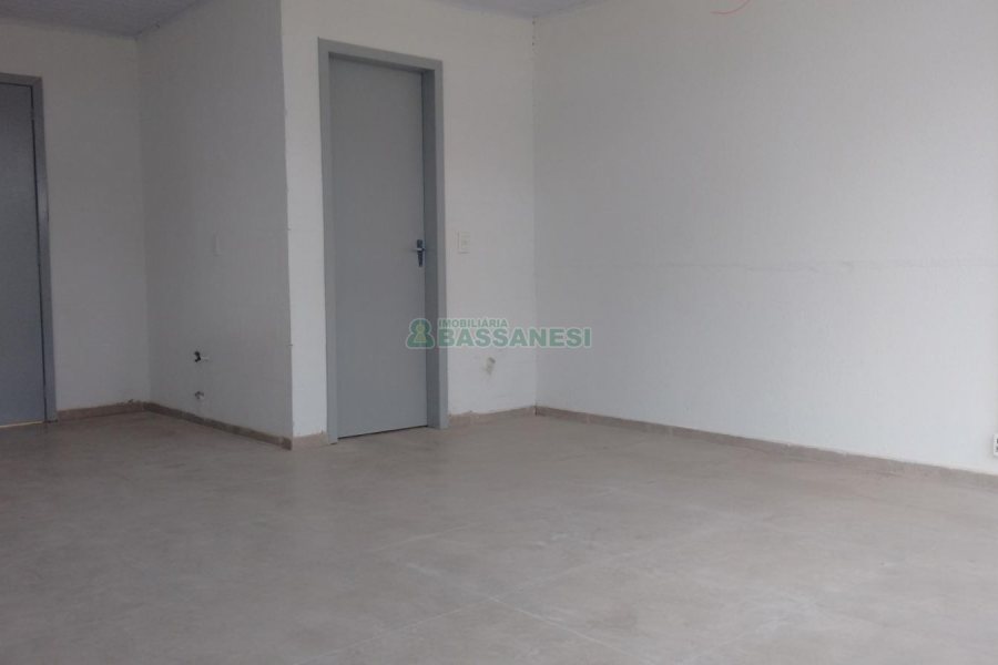 Pavilhão com 400m², no bairro São Cristóvão em Caxias do Sul para Alugar