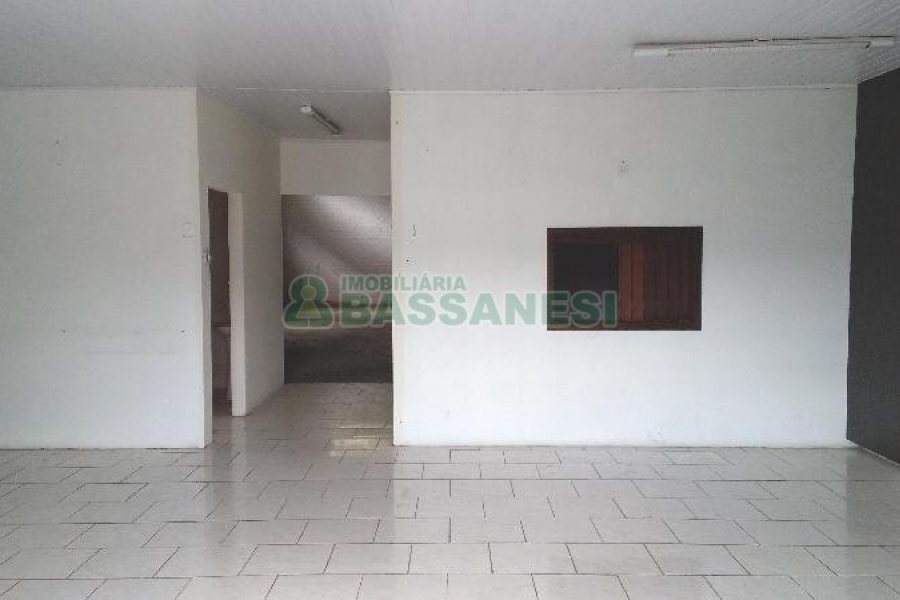Pavilhão com 210m², no bairro Universitário em Caxias do Sul para Alugar