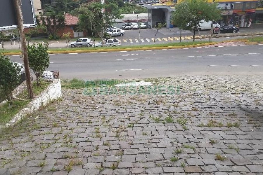 Pavilhão com 210m², no bairro Universitário em Caxias do Sul para Alugar