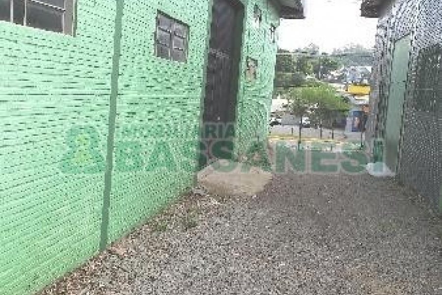 Pavilhão com 210m², no bairro Universitário em Caxias do Sul para Alugar