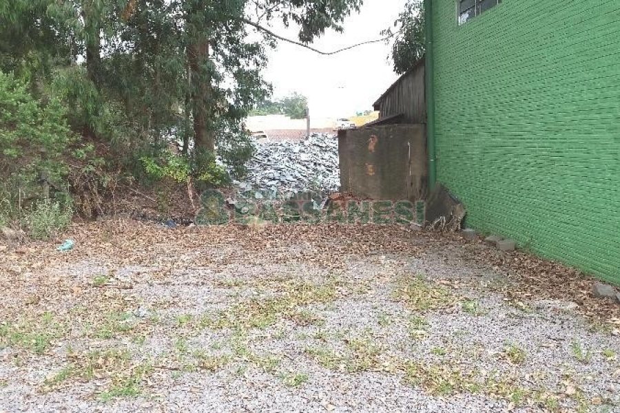 Pavilhão com 210m², no bairro Universitário em Caxias do Sul para Alugar