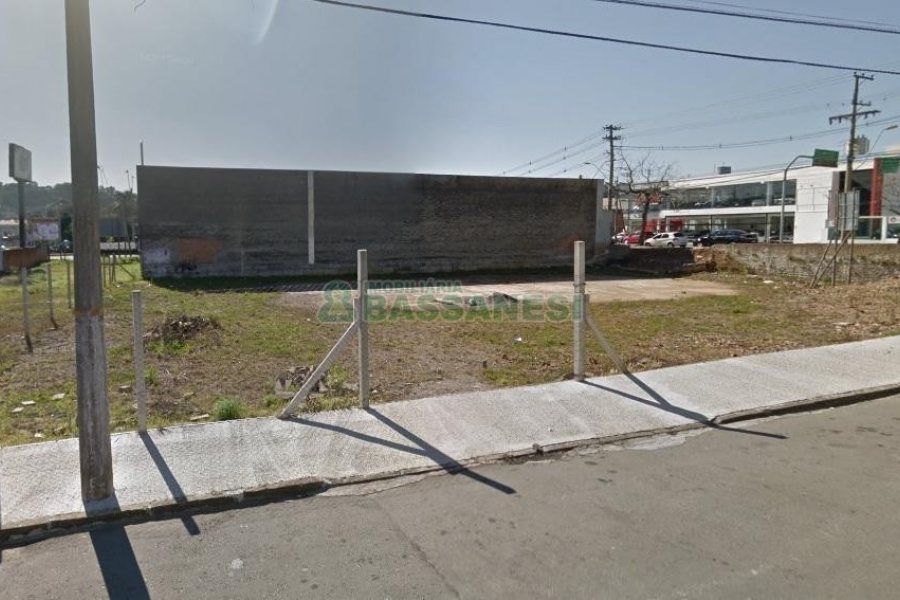 Loja com 630m², no bairro Pio X em Caxias do Sul para Alugar