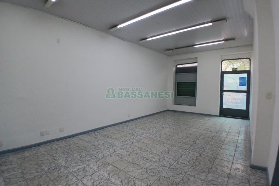 Sala com 150m², no bairro Centro em Caxias do Sul para Alugar