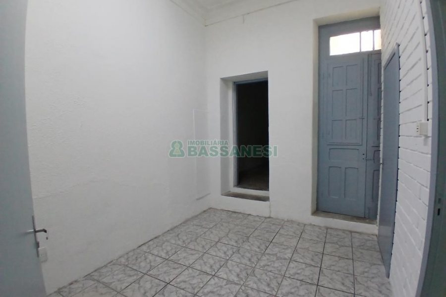 Sala com 150m², no bairro Centro em Caxias do Sul para Alugar