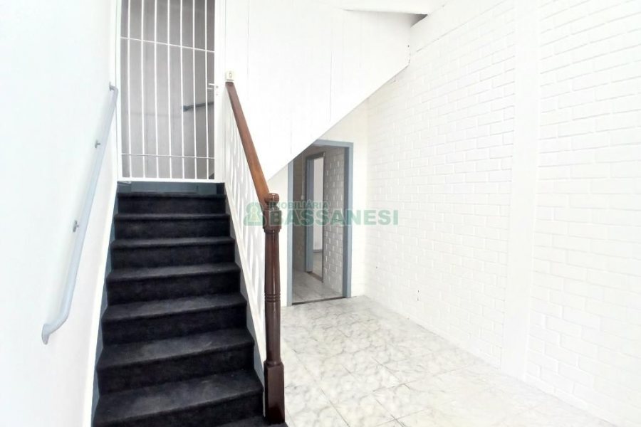 Sala com 150m², no bairro Centro em Caxias do Sul para Alugar