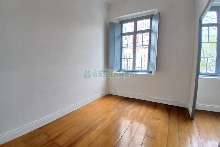 Sala com 150m², no bairro Centro em Caxias do Sul para Alugar