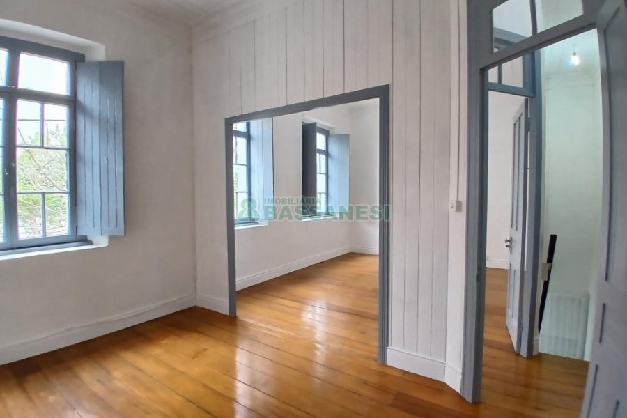 Sala com 150m², no bairro Centro em Caxias do Sul para Alugar