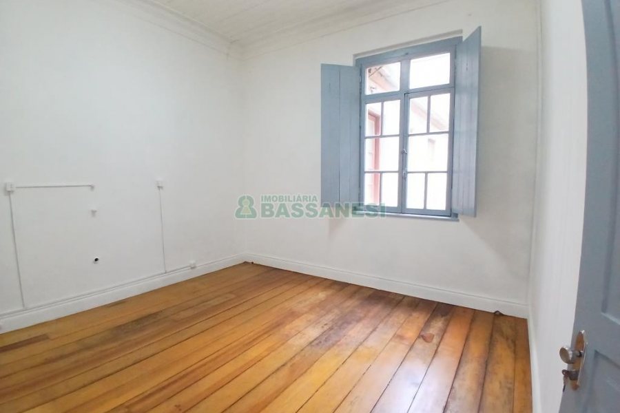 Sala com 150m², no bairro Centro em Caxias do Sul para Alugar
