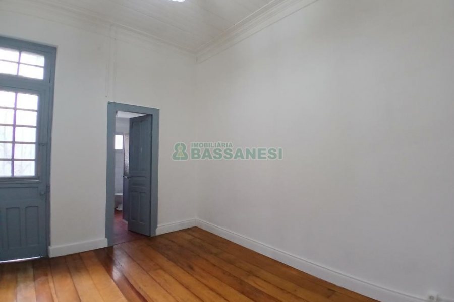 Sala com 150m², no bairro Centro em Caxias do Sul para Alugar